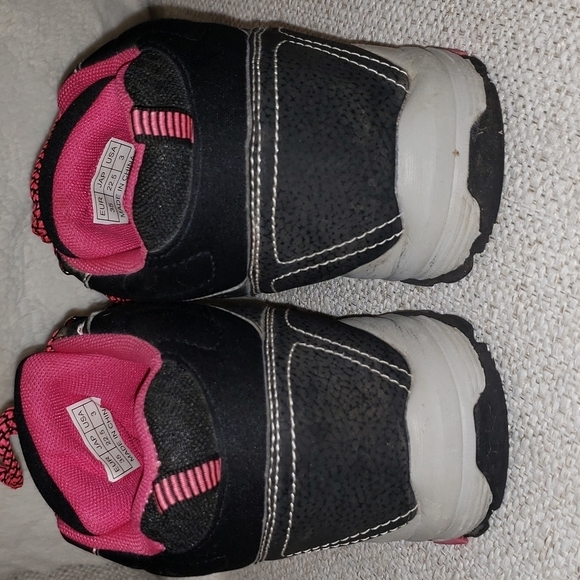 Pink and black snickers kids size 3 - Picture 3 of 8